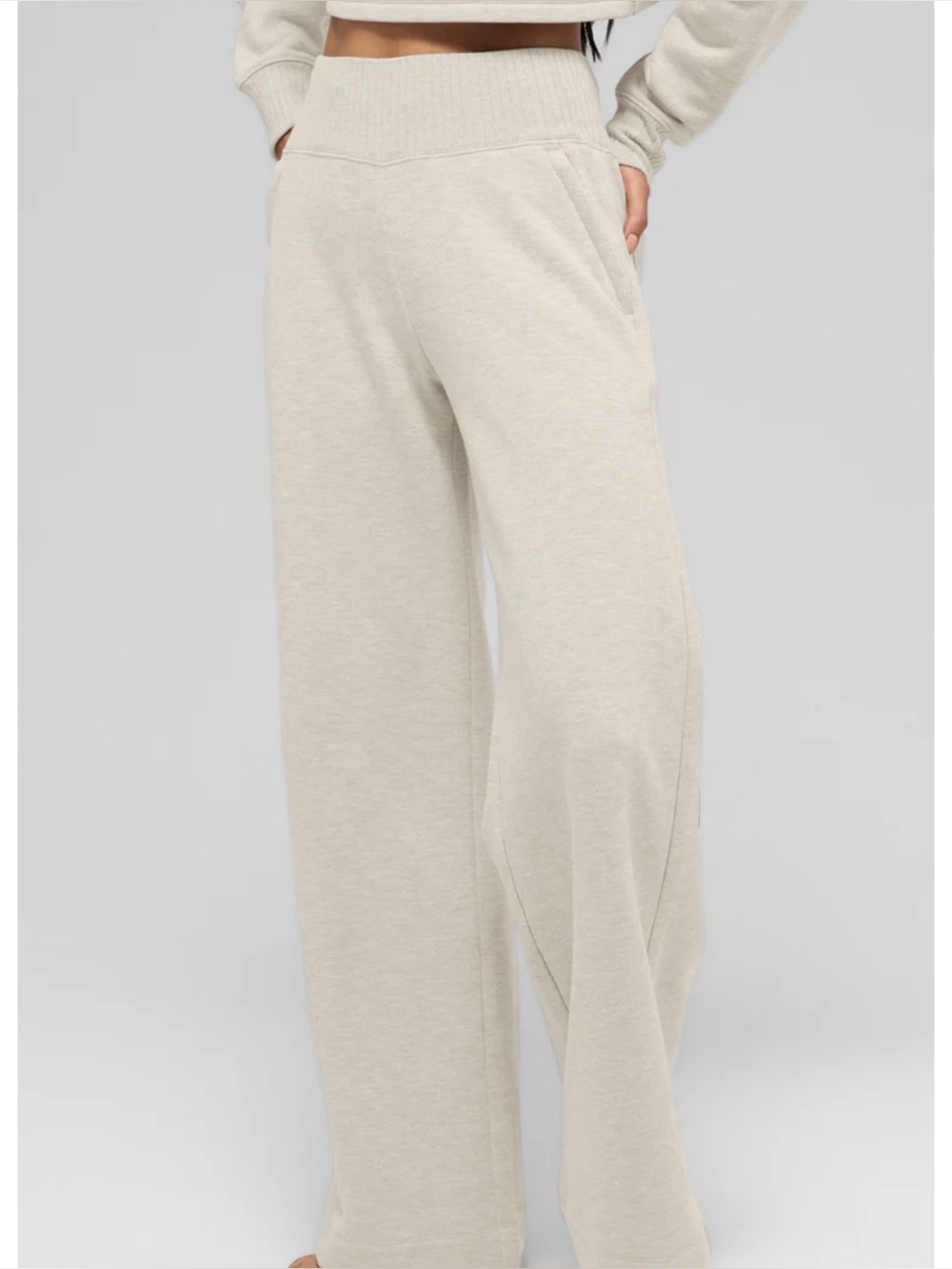 BEST SELLER serenity wide leg sweatpant Alo yoga heathered oat